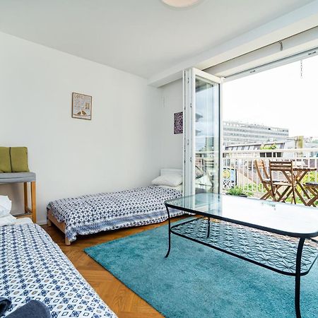 Central, Spacious, Modern 5 Bedrm Duplex W/Balcony プラハ エクステリア 写真