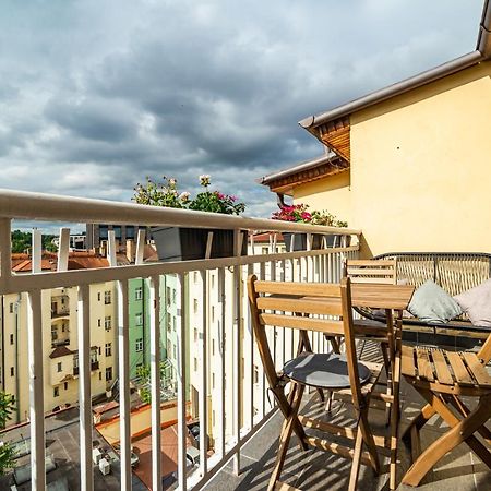 Central, Spacious, Modern 5 Bedrm Duplex W/Balcony プラハ エクステリア 写真