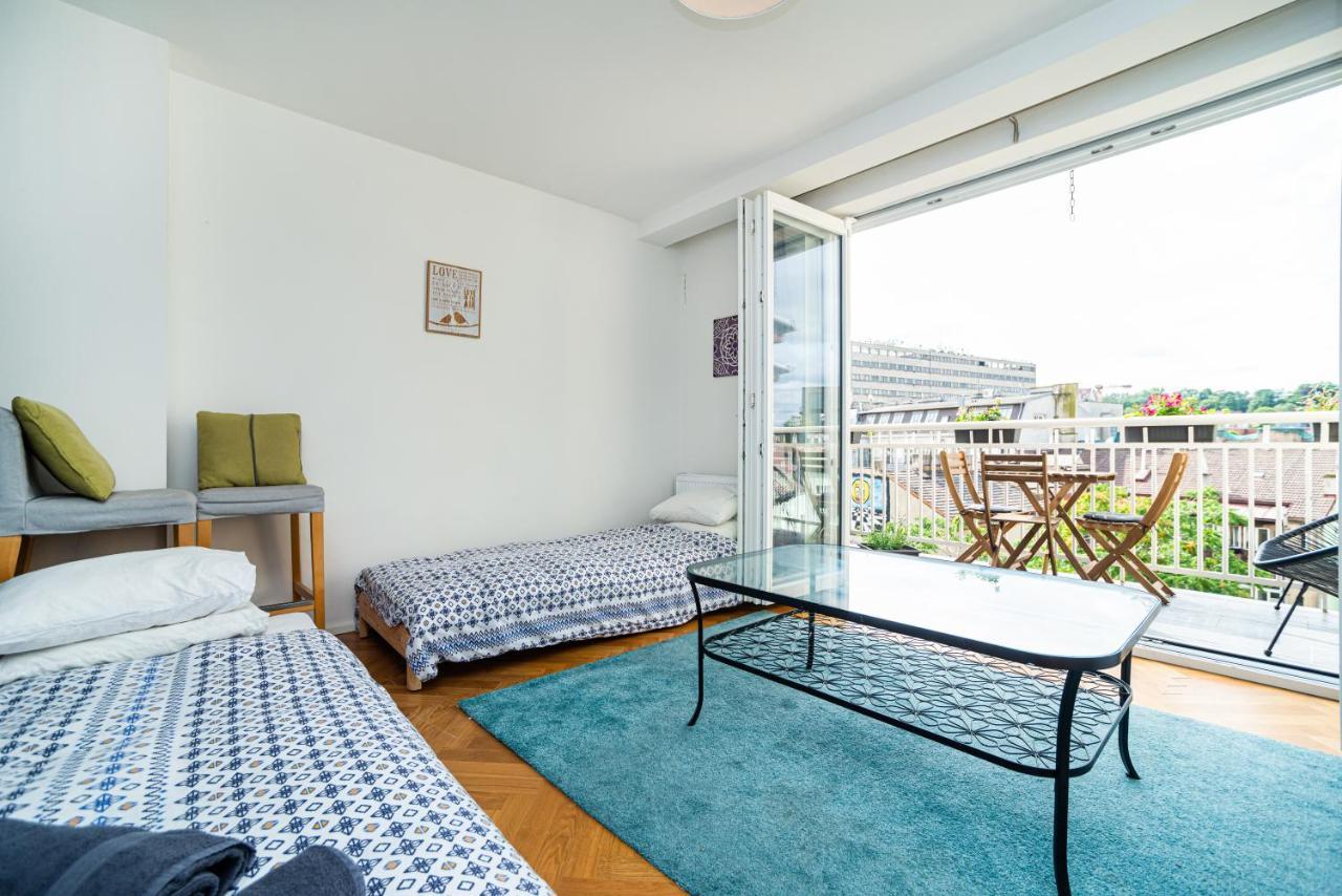 Central, Spacious, Modern 5 Bedrm Duplex W/Balcony プラハ エクステリア 写真