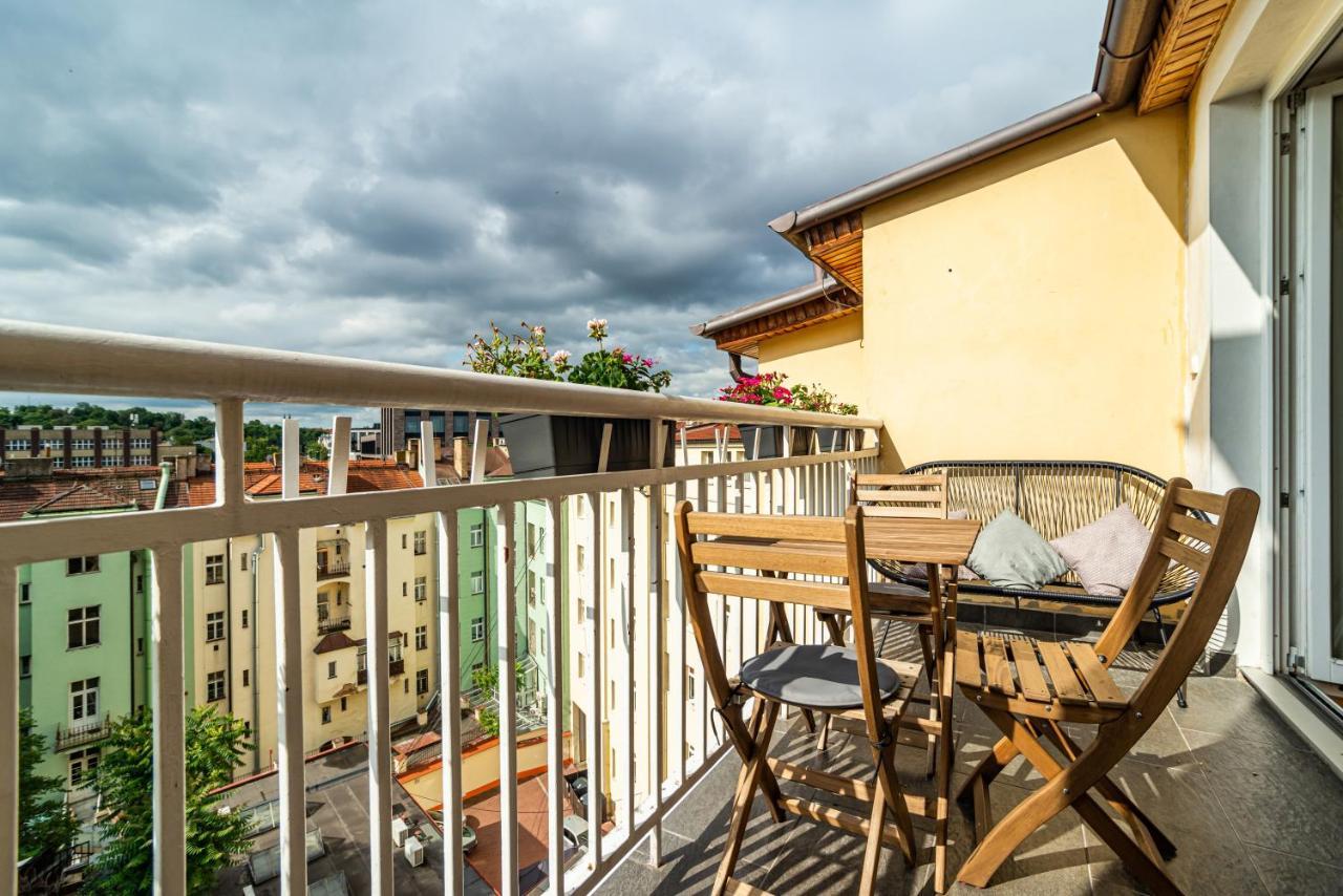 Central, Spacious, Modern 5 Bedrm Duplex W/Balcony プラハ エクステリア 写真